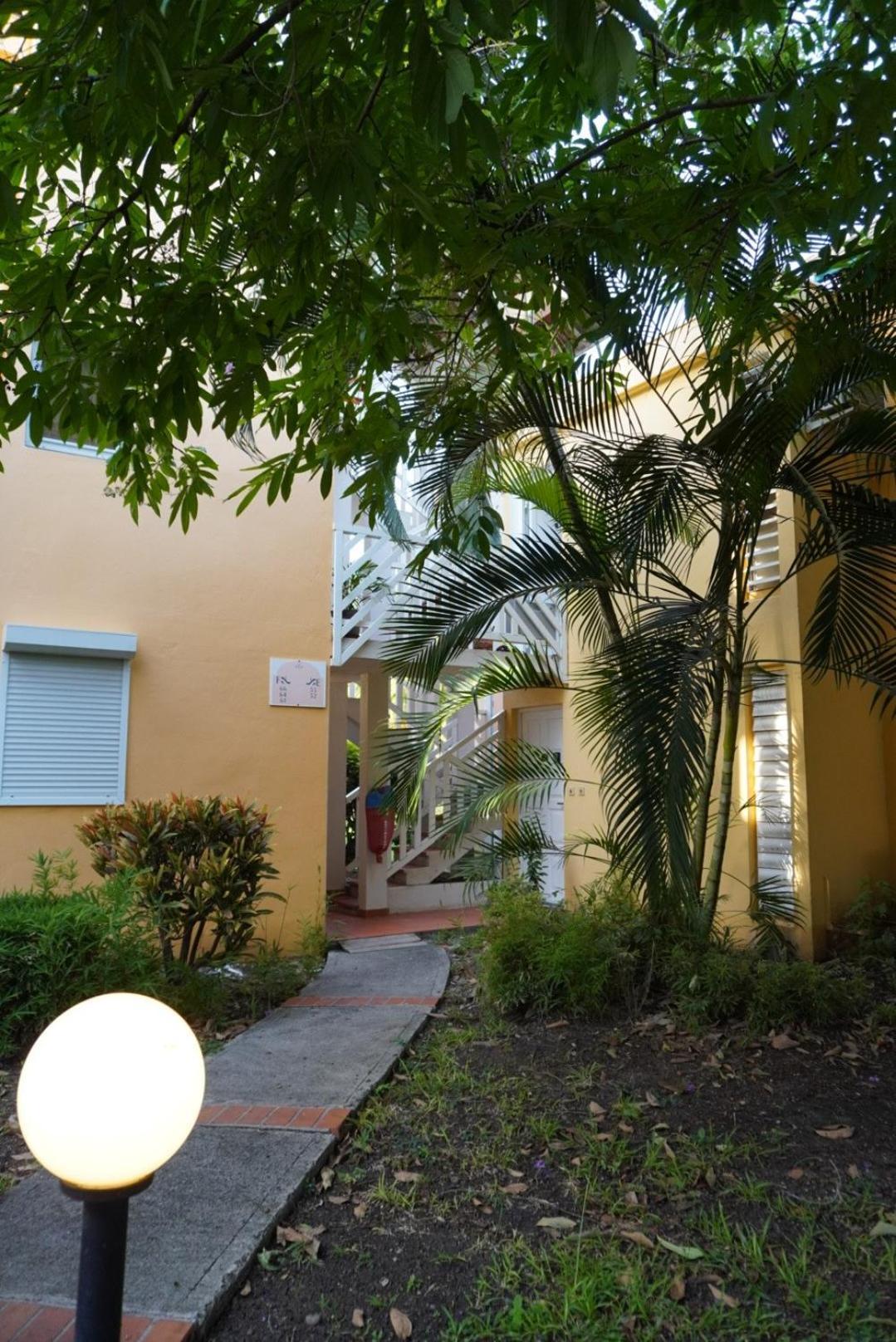 T2 Spacieux, Confort, Piscine & Plage A Sainte-Anne Exterior foto